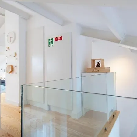 דירה Liberdade Stylish Attic With Ac And View ליסבון