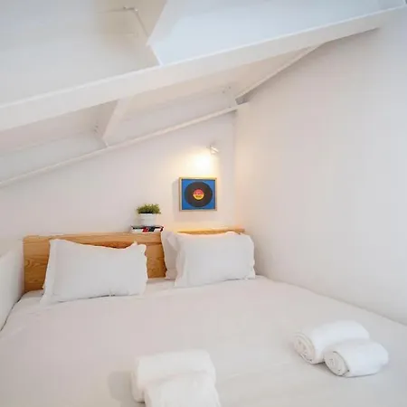 Liberdade Stylish Attic With Ac And View * ליסבון