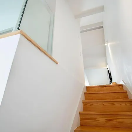 Liberdade Stylish Attic With Ac And View דירה *