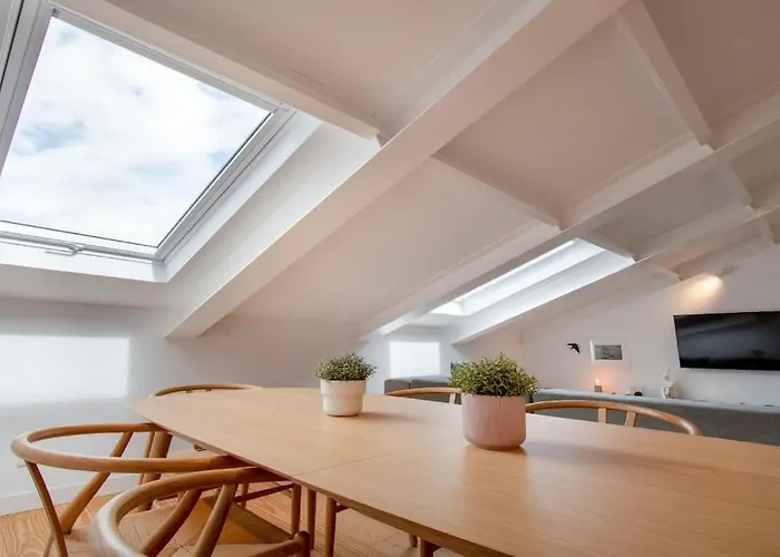 Liberdade Stylish Attic With Ac And View