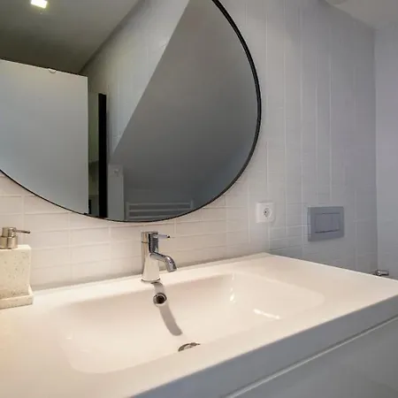 Liberdade Stylish Attic With Ac And View Apartment Lisbon