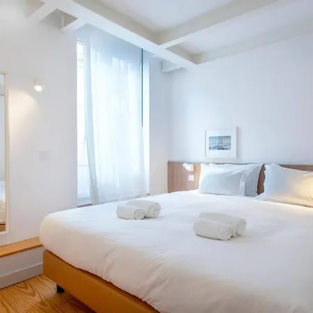 Apartment Liberdade Stylish Attic With Ac And View