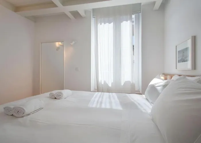 Daire Liberdade Stylish Attic With Ac And View *