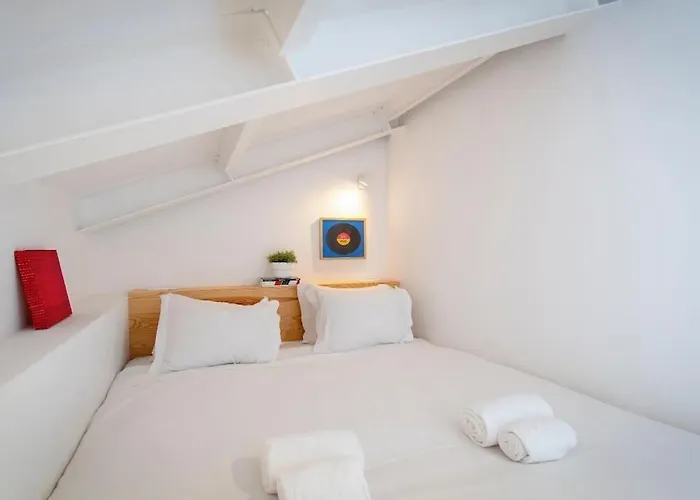 Liberdade Stylish Attic With Ac And View * Lisboa
