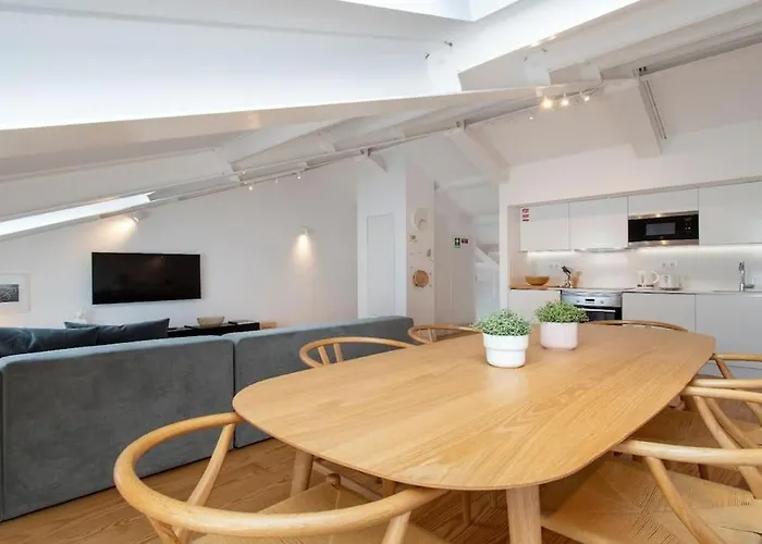 Daire Liberdade Stylish Attic With Ac And View