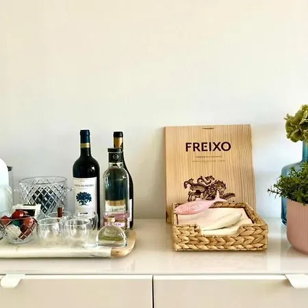 Liberdade Stylish Attic With Ac And View Appartamento Lisbona