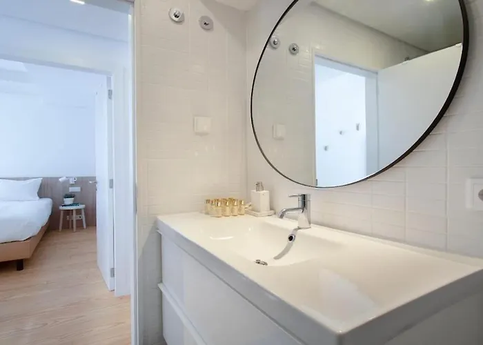 Liberdade Stylish Attic With Ac And View 아파트
