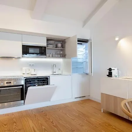 Liberdade Stylish Attic With Ac And View Apartment